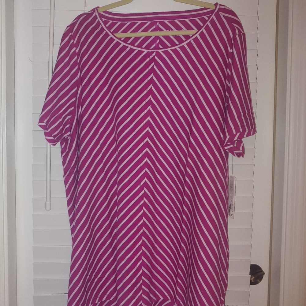 Soft Surrounding's women's T. NWT